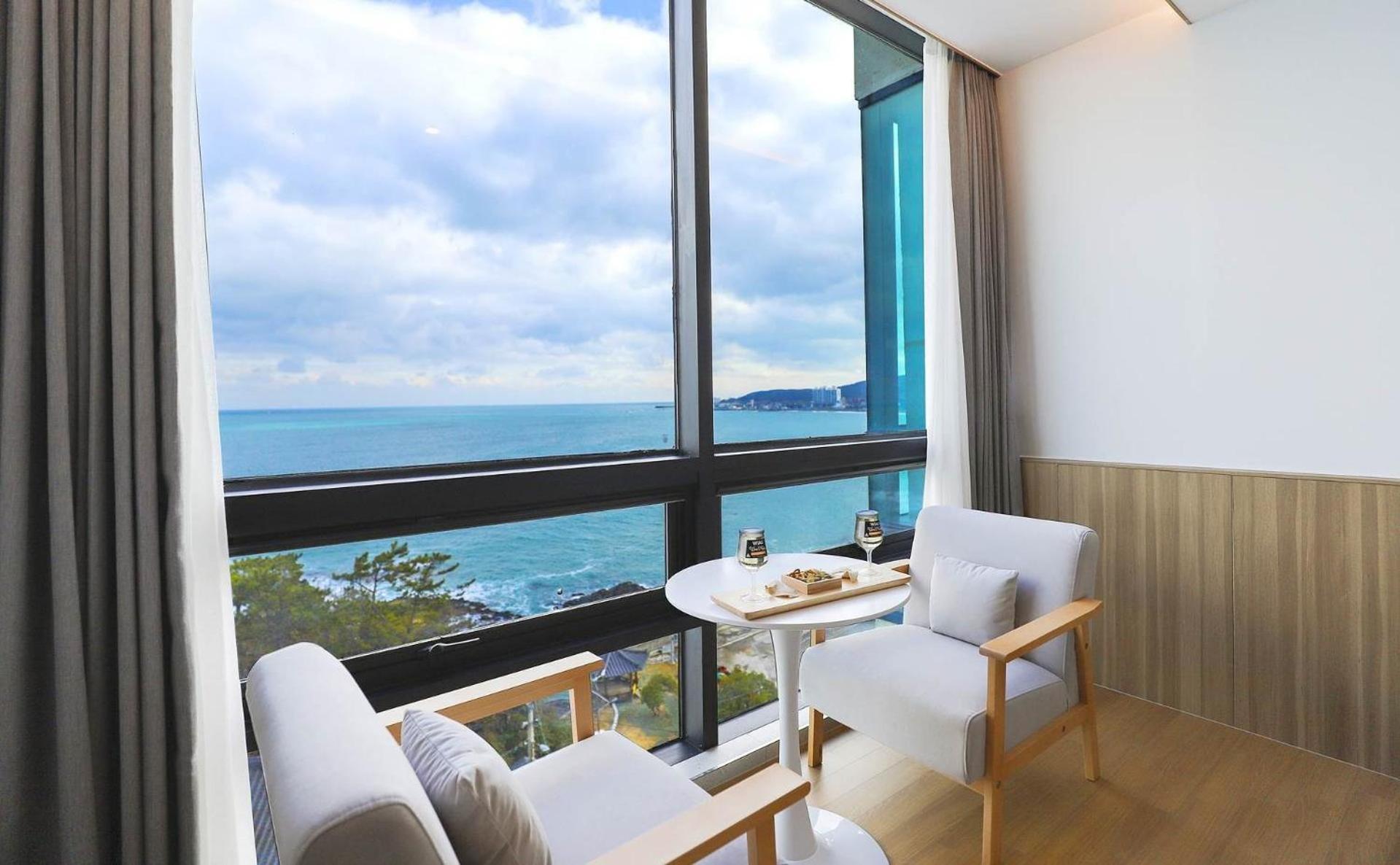 The Van Hotel Ulsan Exterior photo