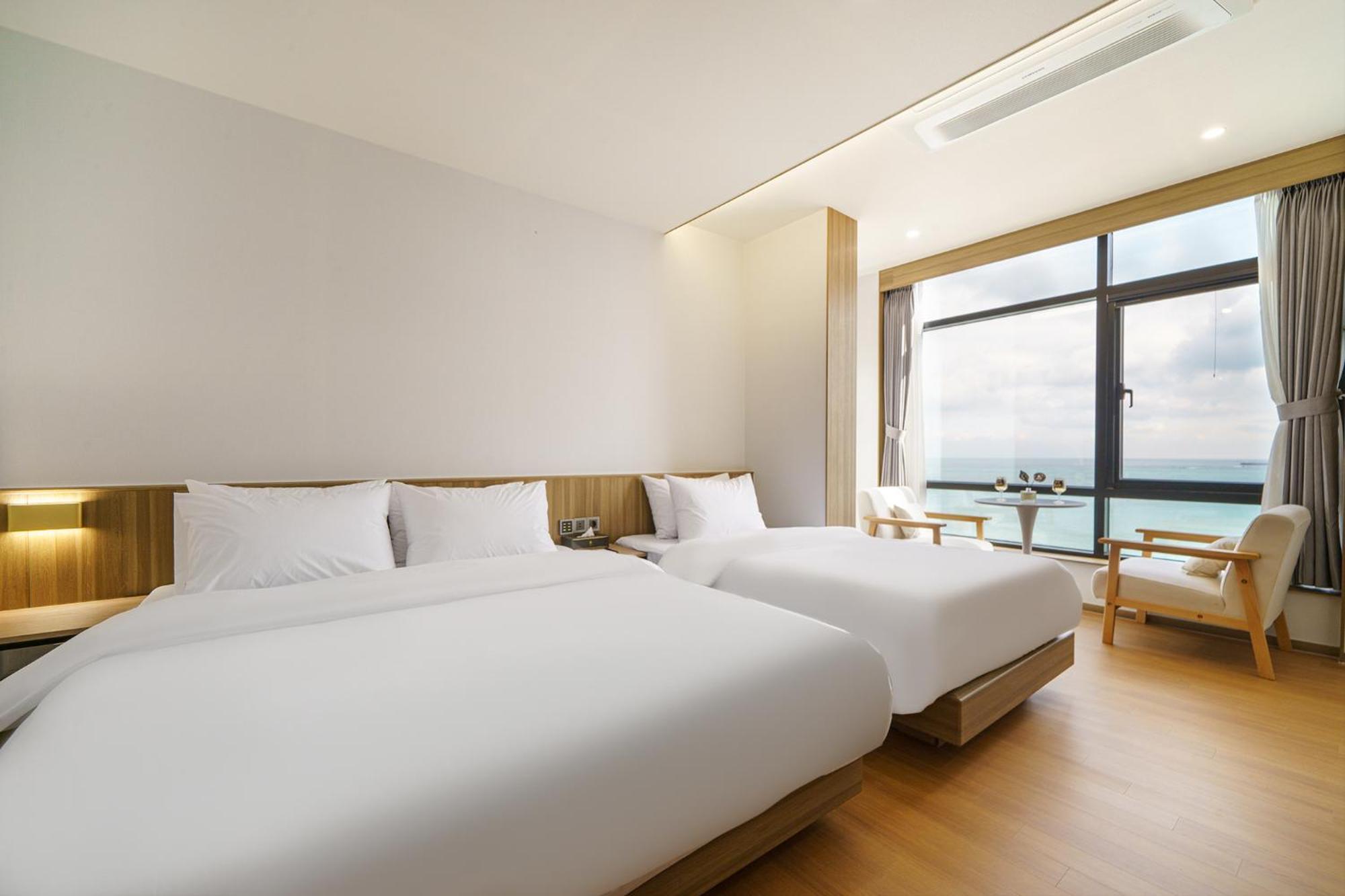 The Van Hotel Ulsan Exterior photo