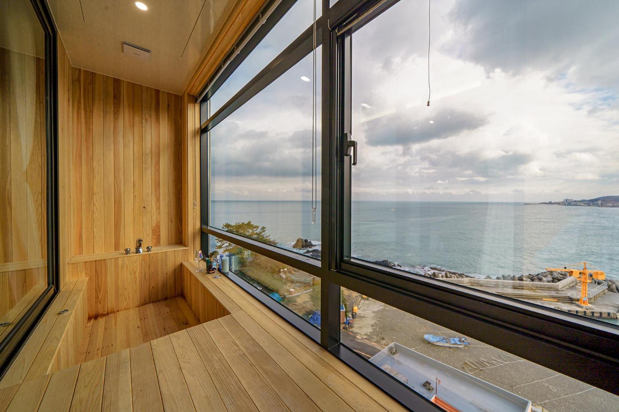 The Van Hotel Ulsan Exterior photo